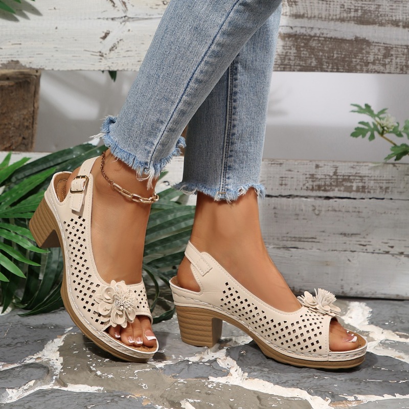Женские сандалии на массивном  – обзор и цена Ankle Strap Attachment